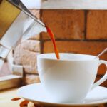 Calcare nella macchina del caffè, il trucco per eliminarlo subito